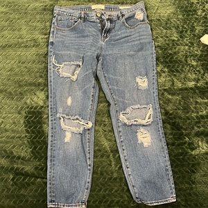 Pacsun distressed boyfriend jeans size 28 worn once